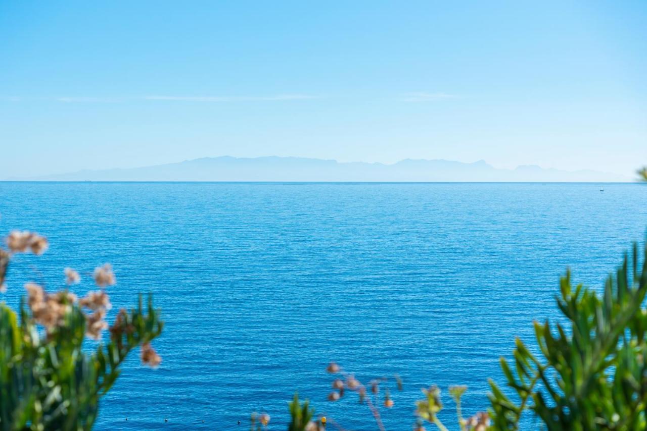 La Nea Beach Apartment Radazul Eksteriør bilde